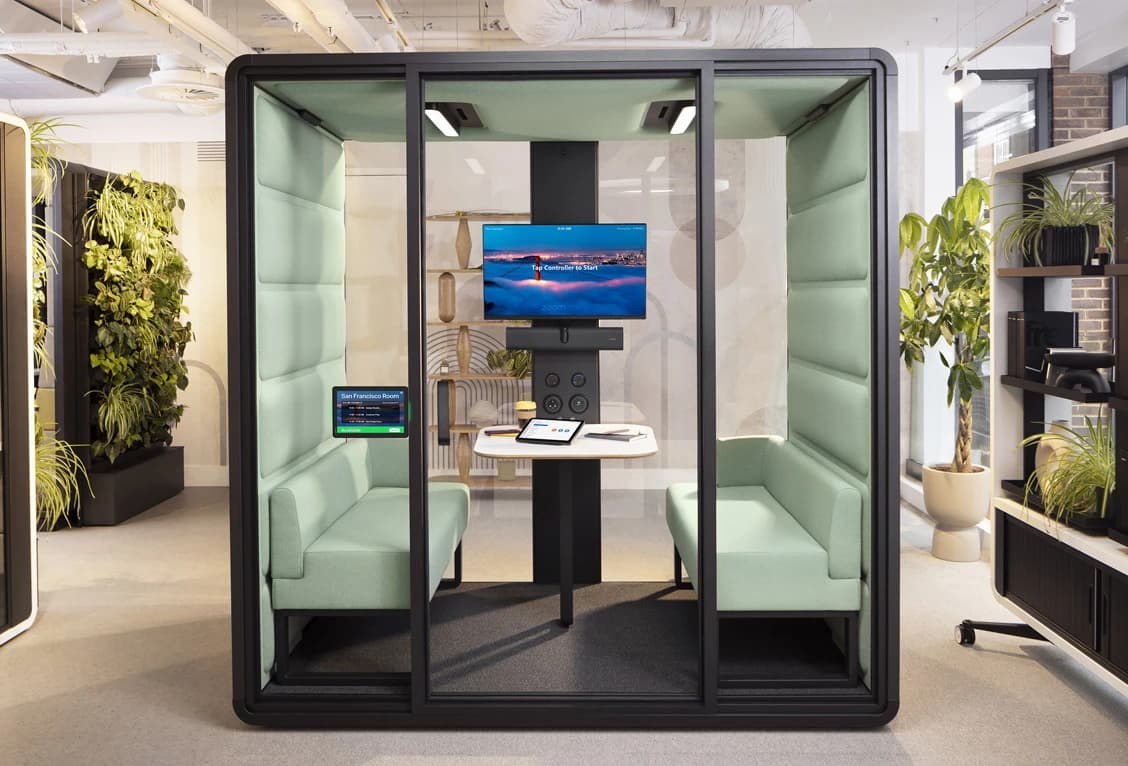 Jabra Scheduler, mounted outside a meeting room